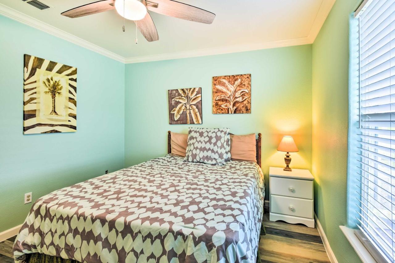 Spacious Port Aransas Condo Near Beach And Golfing Exterior photo